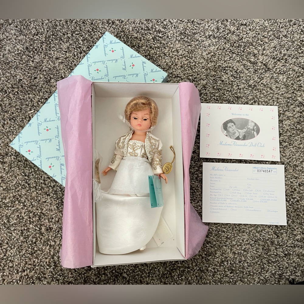NEW Vintage Madame Alexander 1998 Princess Diana Commemorative Doll 22500